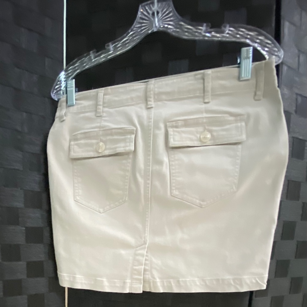 Liverpool, Los Angeles, light beige skirt. Size 6P - Picture 4 of 5